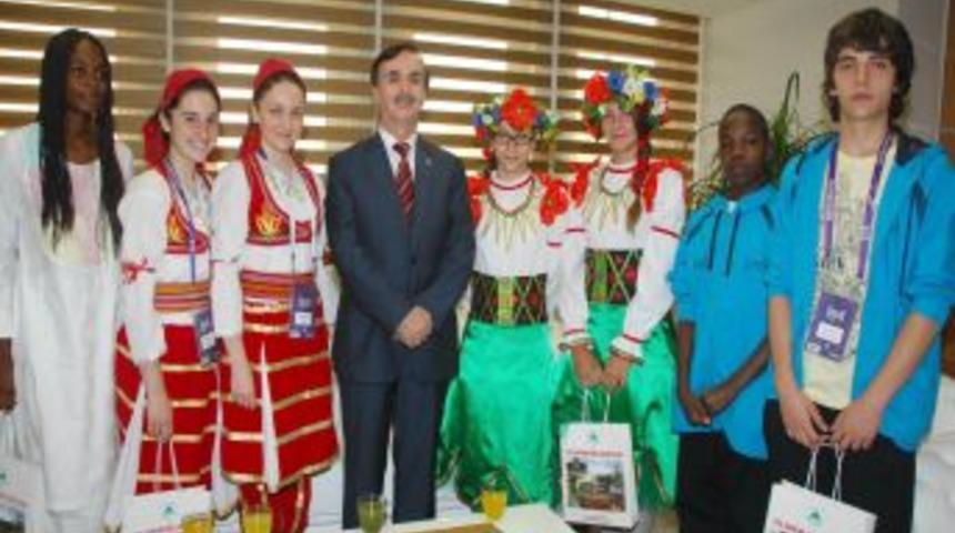 T&uuml;rk&ccedil;e'nin &Ccedil;ocukları &Ouml;zgen Keskin&rsquo;i Ziyaret Etti