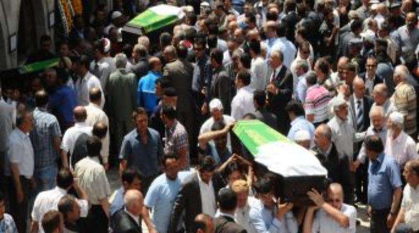 Sivas'ta Trafik Kazasında &Ouml;len 3 Kişi Toprağa Verildi