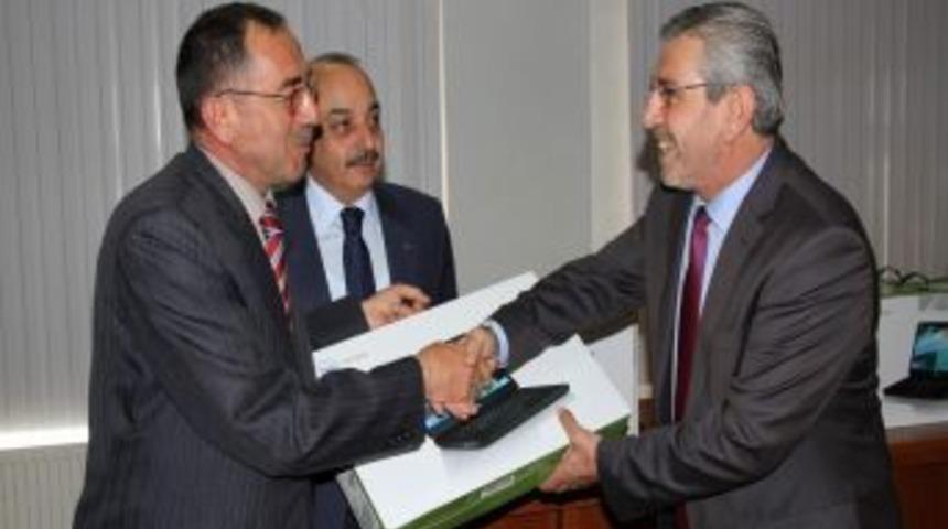 İl Genel Meclis &Uuml;yeleri Diz&uuml;st&uuml; Bilgisayar