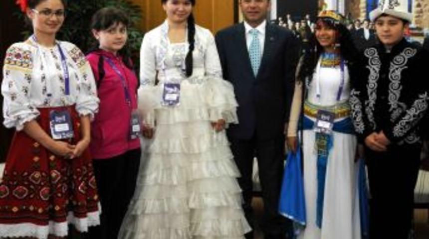 Samsun Valisi H&uuml;seyin Aksoy: T&uuml;rk&ccedil;e'nin &Ccedil;ocuklarıyla Gurur Duyuyoruz