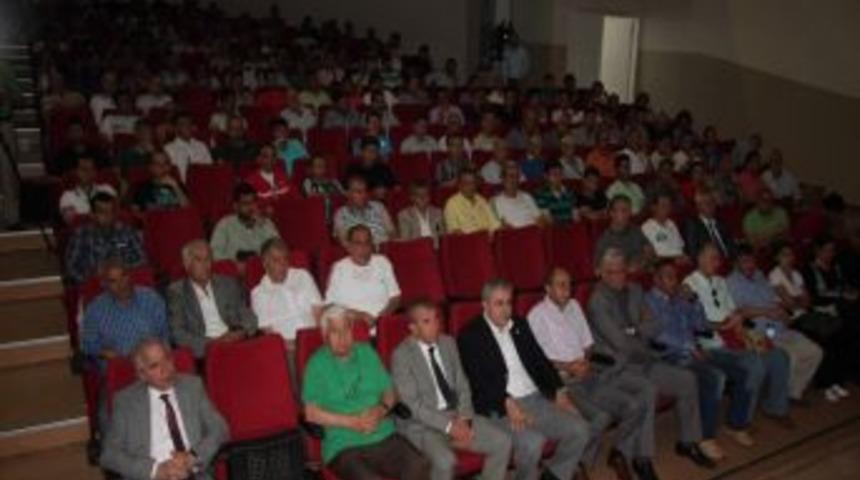 Bursalı Futbol Antren&ouml;rleri Seminerde Buluştu