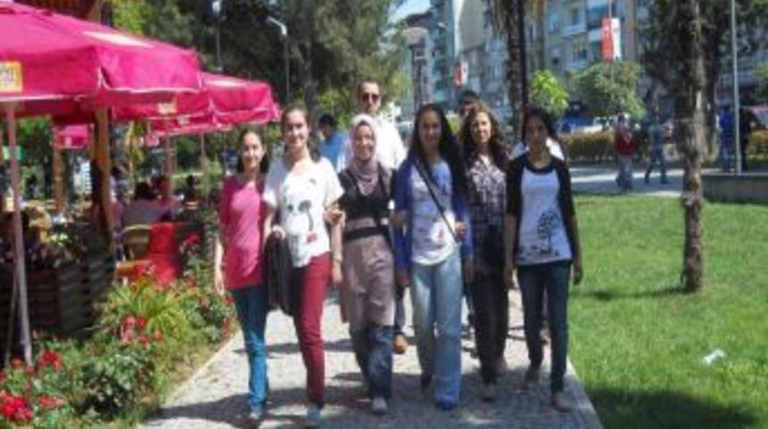 &Ouml;ğretmenlerinden Dereli Şehit Basri Apaydın Okulu Başarılı &Ouml;ğrencilerine Gezi Armağanı