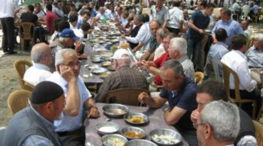 Saruhanlı &Ccedil;altepe K&ouml;y&uuml;nde Hayır Yemeği