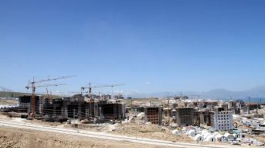 Depremzede Konutları Hızla Y&uuml;kseliyor