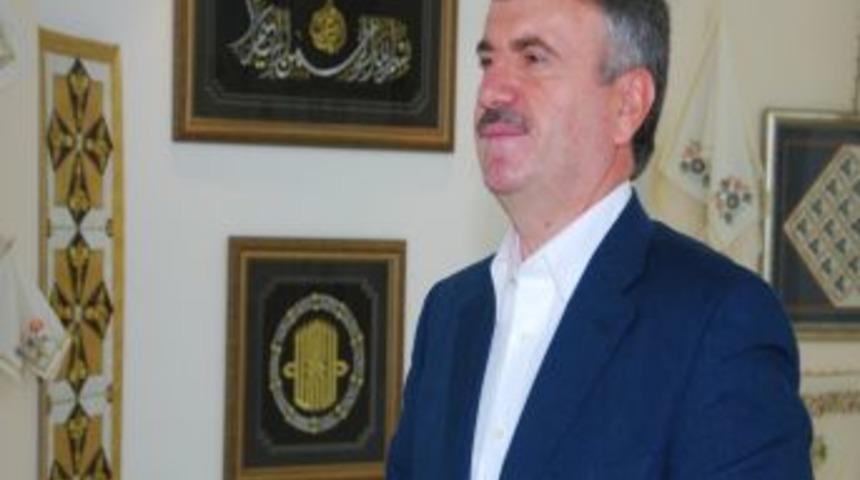 Komek'ten "b&uuml;y&uuml;k" Yıl Sonu Sergisi: Altın Dokunuşlar