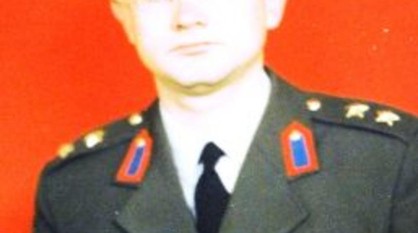 Şehit Binbaşının &Ccedil;anakkale&rsquo;deki Evi Bayraklarla Donatıldı