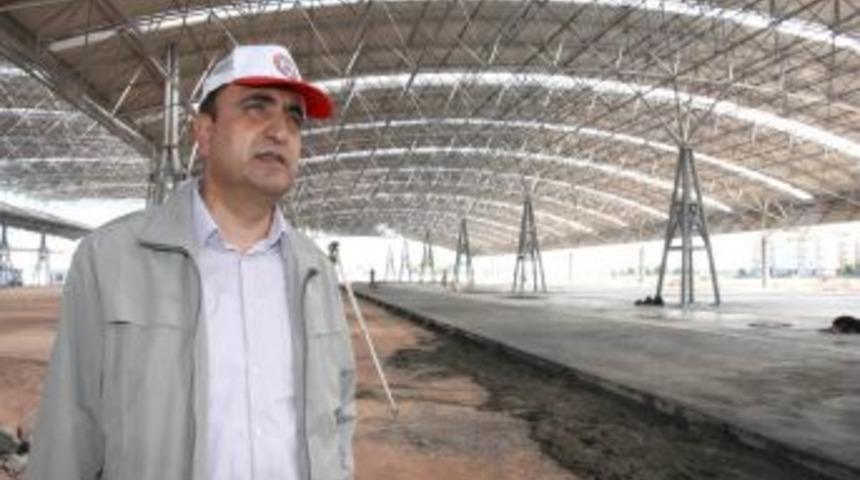 Aksaray'da Kapalı Pazar Yerinin Y&uuml;zde 95'i Tamamlandı