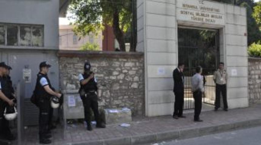 İstanbul &Uuml;niversitesi&rsquo;nde Kavga: 1 Yaralı