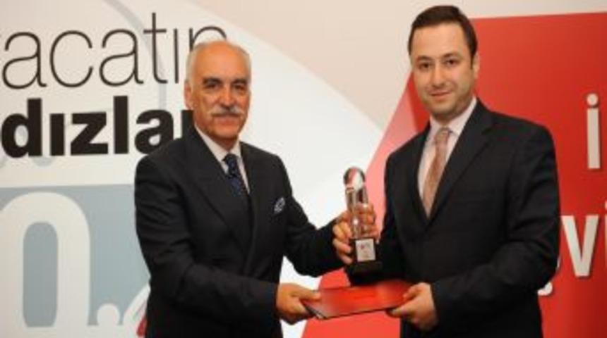 Royal Halı&rsquo;ya Ihracatın Yıldızı &Ouml;d&uuml;l&uuml;