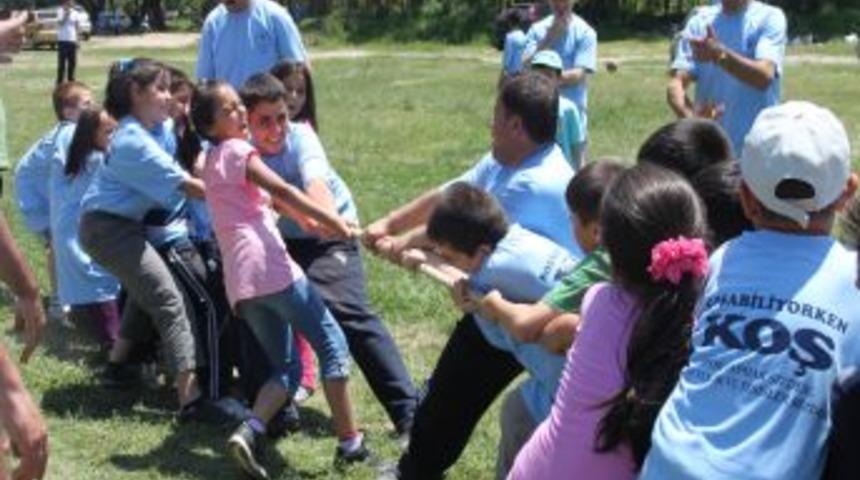 &Ouml;ğrenciler, 'Koşabiliyorken Koş' Etkinliğinde Stres Attı