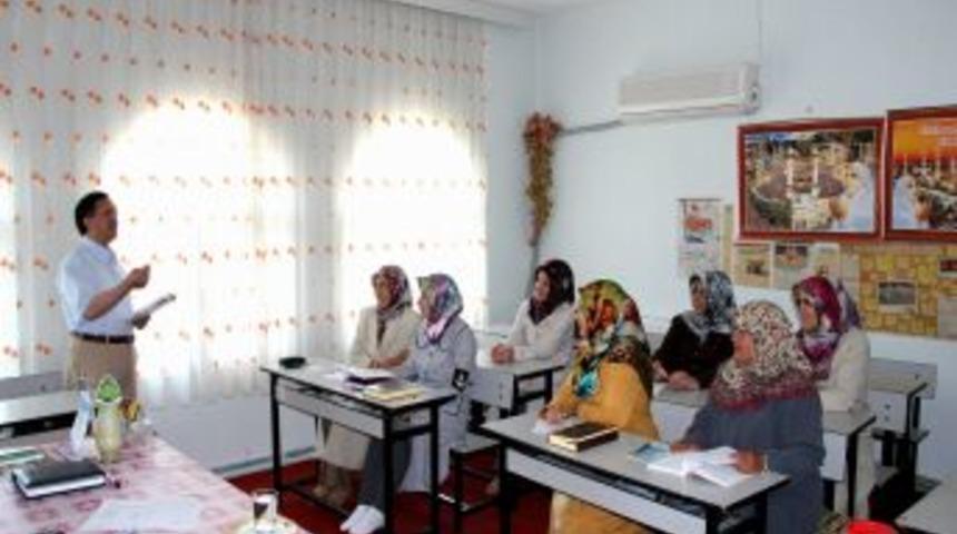 Sarıg&ouml;l M&uuml;ft&uuml;l&uuml;ğ&uuml;'nden Kur'an Kursu &Ouml;ğreticilerine Eğitim