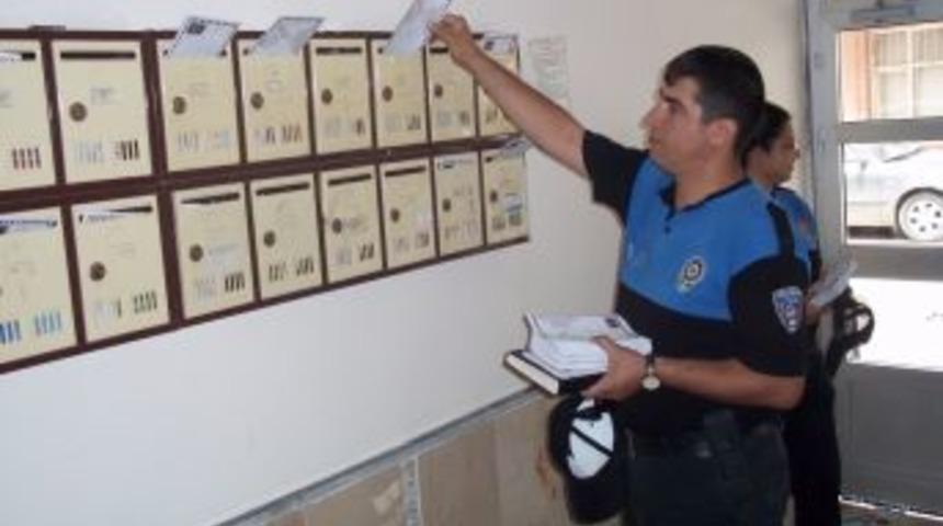 Kırıkkale Polisi Postacı Gibi Mektup Dağıtıyor