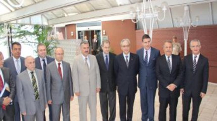 Erdemir'den Pozitif G&uuml;ndem Toplantısı