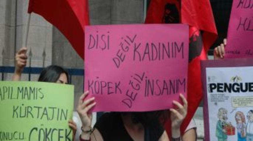 Sağlık Bakanlığı &Ouml;n&uuml;nde K&uuml;rtaj Eylemi