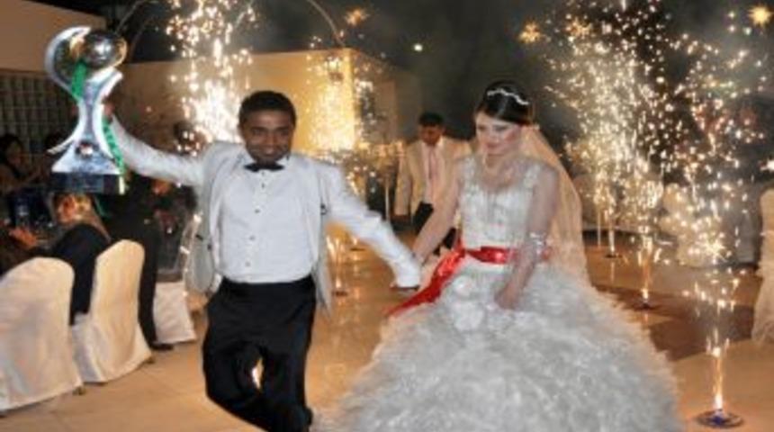 Nikah Masasına Şampiyonluk Kupasıyla Oturdu