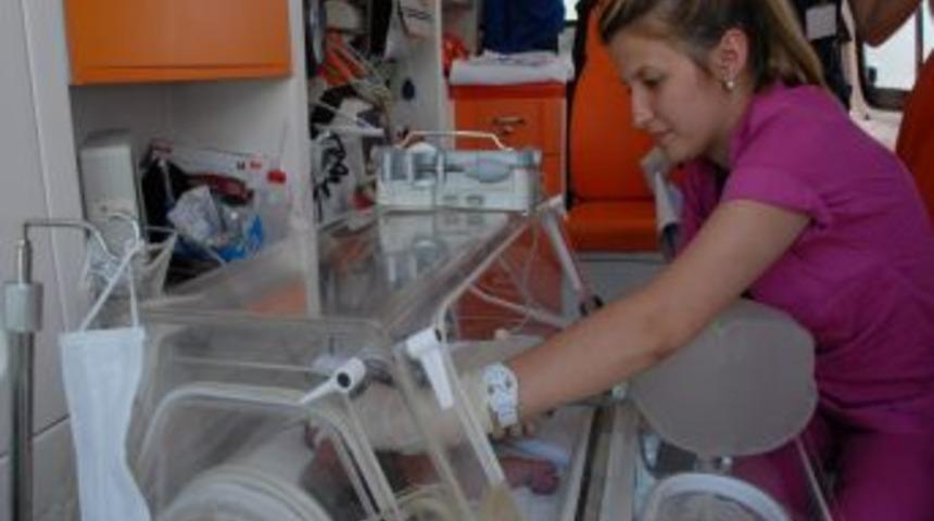 7 Saatlik Bebek Umuda U&ccedil;tu