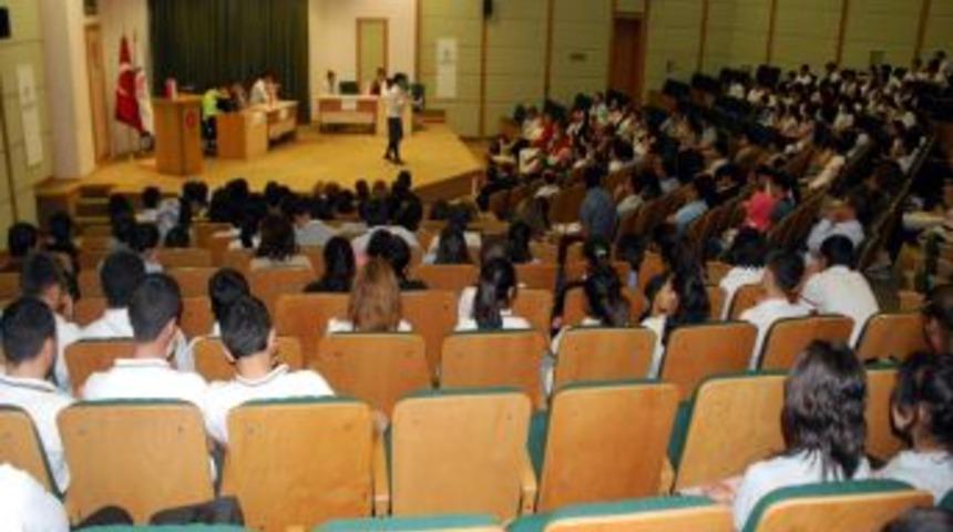 Sosyal Bilimler Lisesi, M&uuml;nazara Yarışmasında Gaziantep Birincisi Oldu
