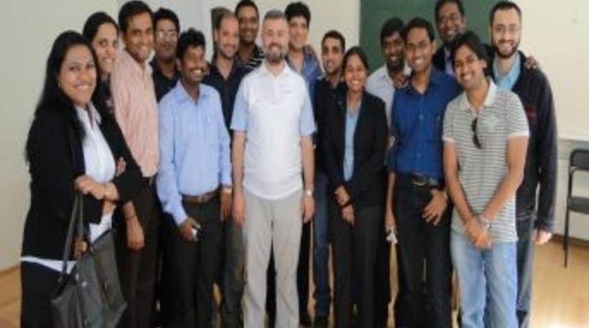 Om&uuml; Sınır &Ouml;tesinde