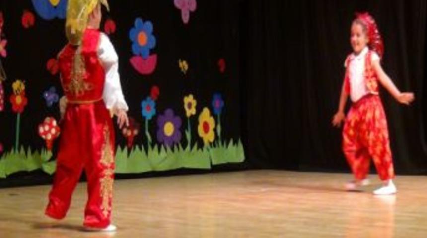 Tatvan Özel Ümit Kreşi'nden Yıl Sonu Gösterisi