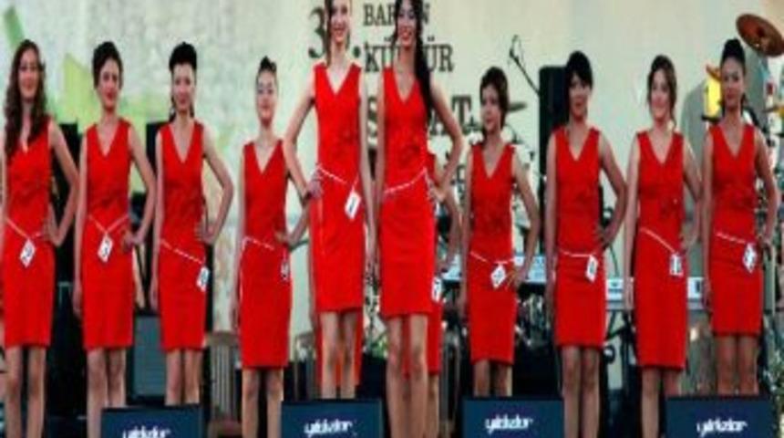 Bunlar Da Çilek Güzelleri