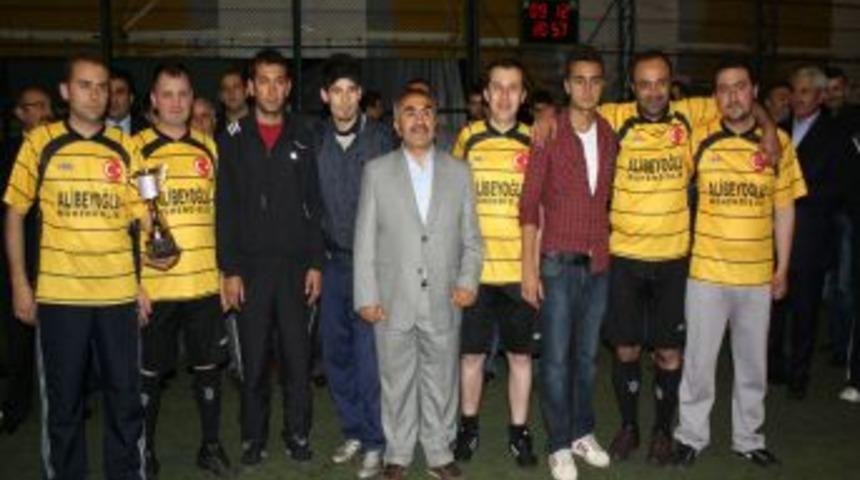 Şerefliko&ccedil;hisar&rsquo;da Kaymakamlık Kupası Esnaf Spor'un