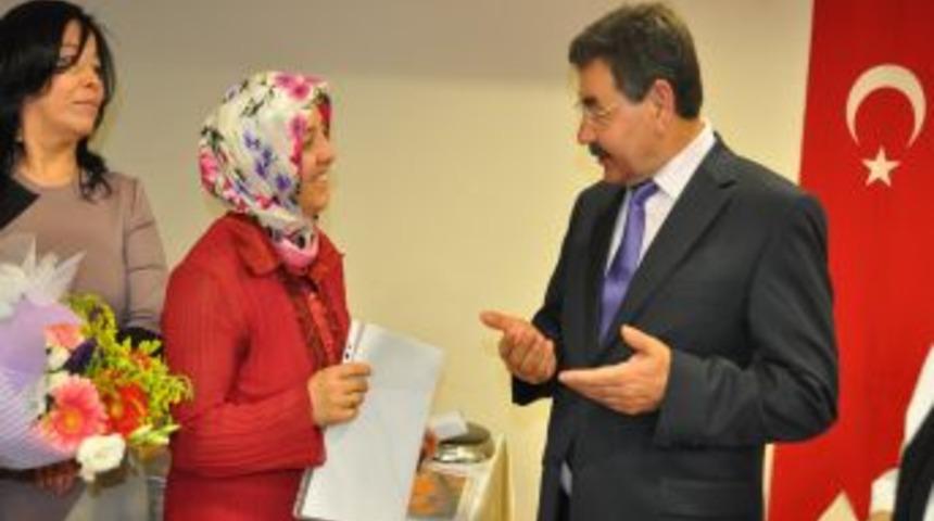 Başkan Odabaşı'ndan Makine Nakış Kursunu Bitirenlere Sertifika