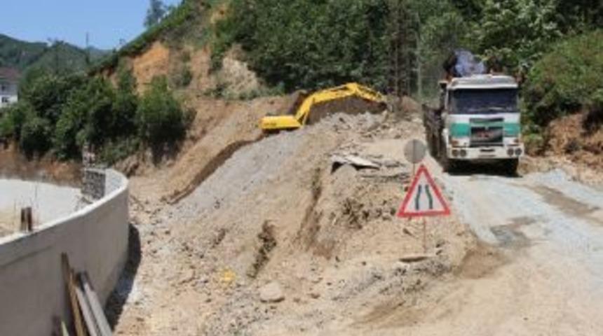 Bu Yola K&ouml;yl&uuml;ler Bile Şaştı