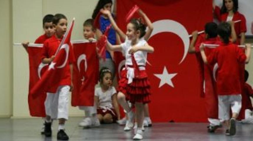 Anasınıfı &Ouml;ğrencilerinin Mezunuyet Coşkusu