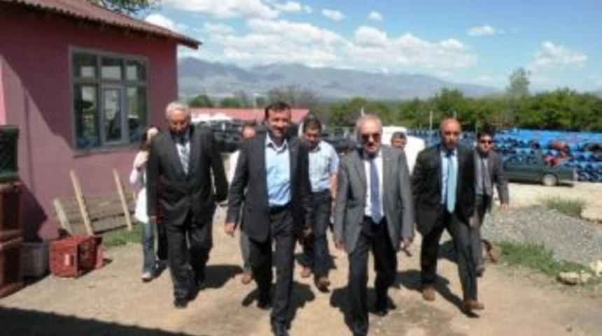 Vali Yenig&uuml;n Kkydp Kapsamında Yapılan Tesisi Gezdi