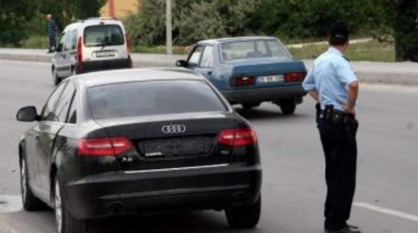 Mhp Genel Başkanı Bal'ın Makam Otomobilin &Ccedil;arptığı Kadın Hayatını Kaybetti