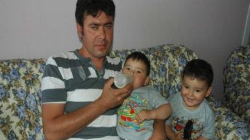 Anne Sınır Dışı Edilince Ikizlerin Bakımı T&uuml;rk Babaya Kaldı