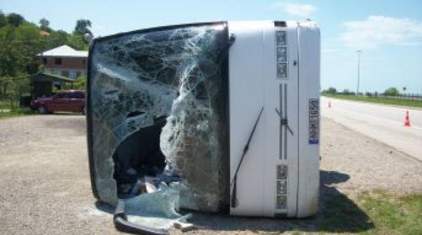 G&ouml;rele&rsquo;de Otob&uuml;s Devrildi: 12 Yaralı