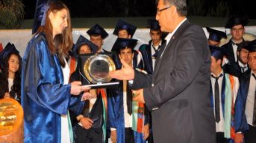 Manavgat Koleji, 15'inci D&ouml;nem Mezunlarını Verdi