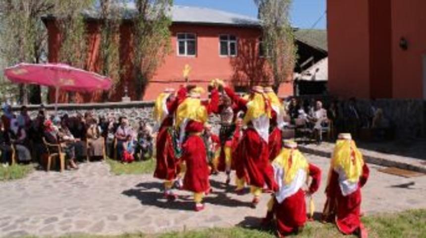 &Ccedil;ıldır'da Halk Eğitim Kursları Tamamlandı