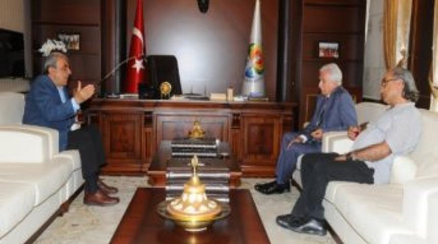 Ali &Ouml;zgent&uuml;rk&rsquo;ten Aldırmaz&rsquo;a Kutlama