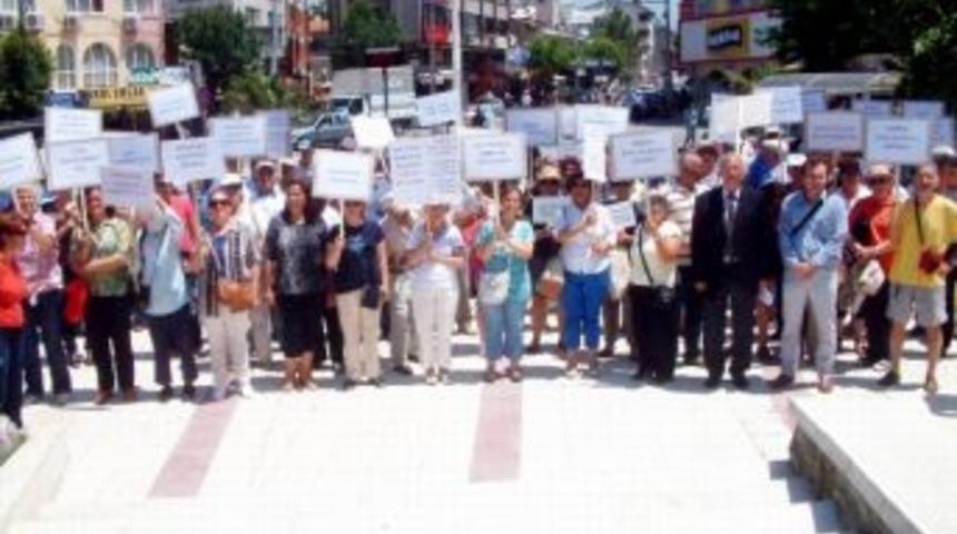 Burhaniyeli Kadınlar, Kadın Cinayetlerini Protesto Etti