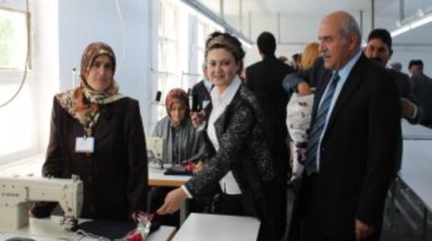 Bayburt'ta A&ccedil;ılan Tekstil At&ouml;lyesi Işsizlere Umut Olacak