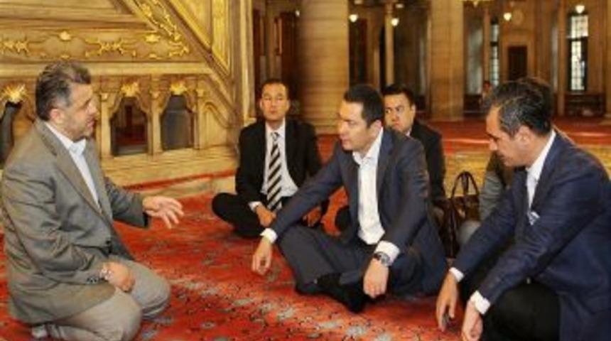 Kırgız Cumhuriyeti Başbakanı Ey&uuml;p'te