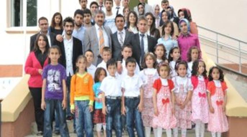 Eğitim Fak&uuml;ltesi &Ouml;ğrencilerinden Alpağut K&ouml;y&uuml; Okuluna Destek