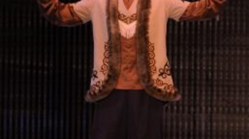 T&uuml;rk&ccedil;e Olimpiyatları Şarkı Finalinde Sanat&ccedil;ı Akını Yaşandı