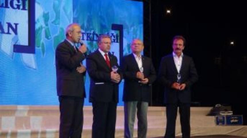 T&uuml;rk Dilinin Başkenti Karaman, T&uuml;rk&ccedil;enin B&uuml;lb&uuml;lleri Ile Şenlendi