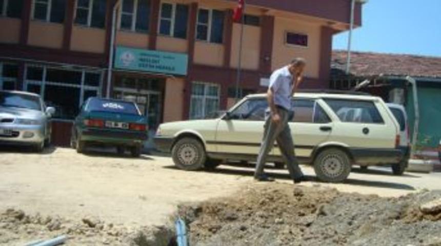 Sanayi'deki  okul ve caminin suları kesik