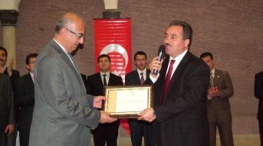 Nevşehir&rsquo;de Cami Yaptıranlara Takdir Belgesi