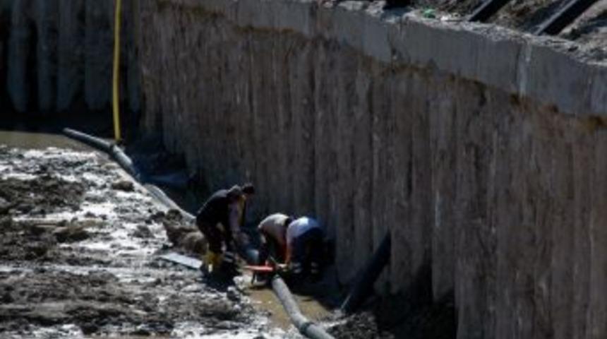 7 Metre Y&uuml;kseklikten Arkadaşının &Uuml;zerine D&uuml;şt&uuml;