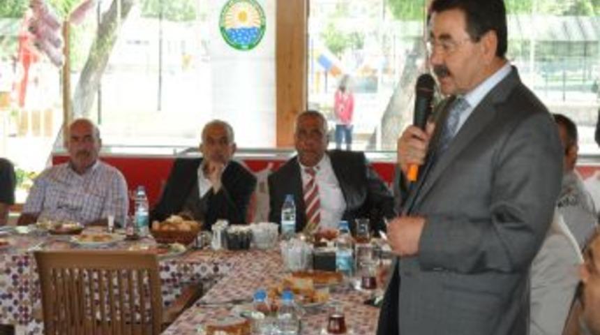 G&ouml;lbaşı Belediye Başkanı Odabaşı, Esnafla Bir Araya Geldi