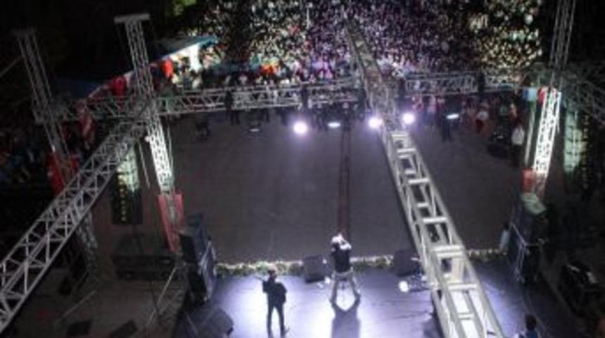 İ&ccedil;&uuml;&rsquo;de 4. Bahar Şenliği Coşkusu