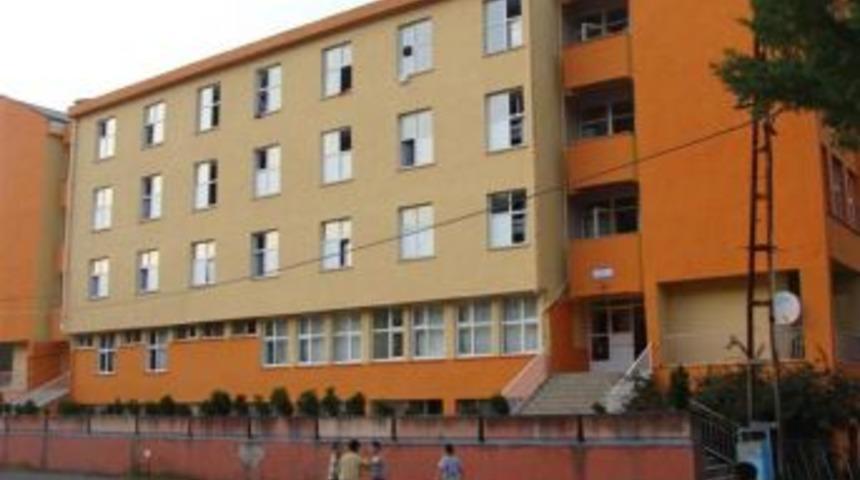 14 yaşındaki çocuğa 65 çocuk tecavüz etmiş