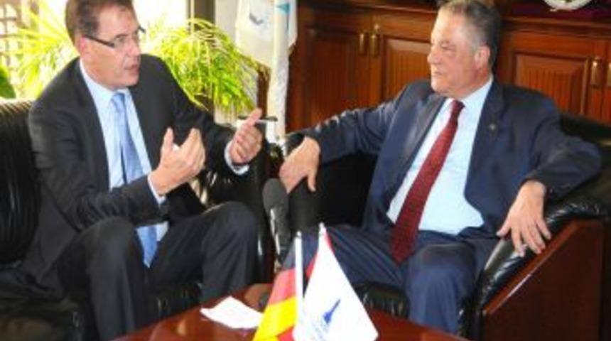 Alman Bakan Müller, Organik Tarımda Işbirliği Için İzmir'e Geldi