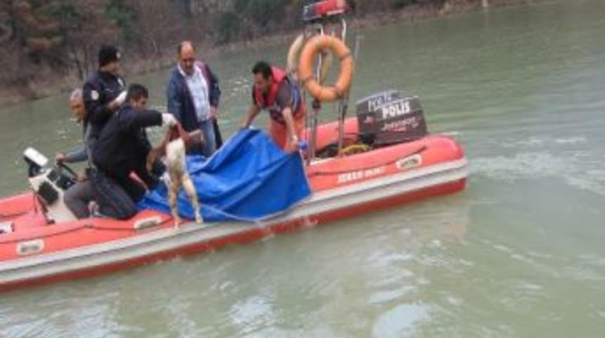 Nehre D&uuml;şen &Ccedil;ocuğun Cesedi 1 Ay Sonra Bulundu