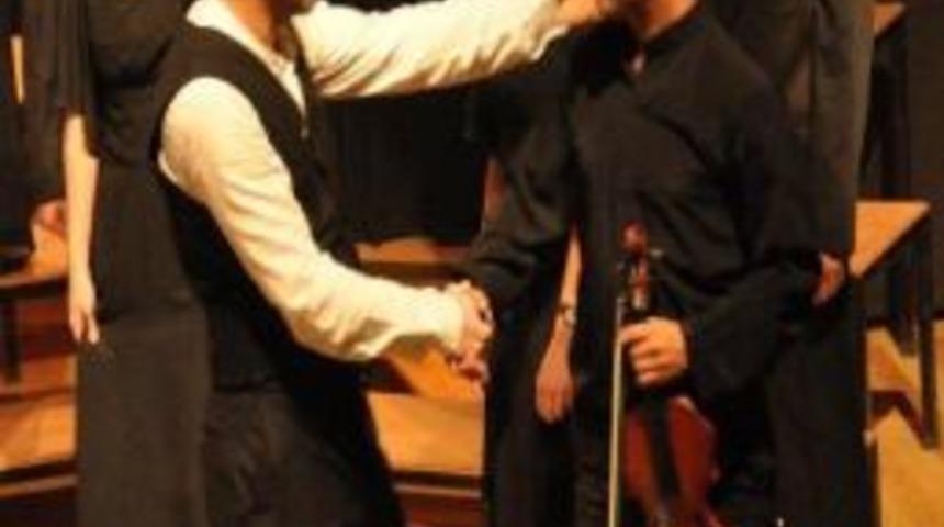 Çomü Korosuna Başarı Ödülü